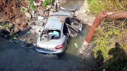 Minibüsle çarpışan otomobil dereye uçtu: 3 ölü, 2 yaralı