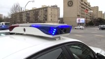- Azerbaycan'da trafik polislerinden kadın şoförlere 8 Mart sürprizi