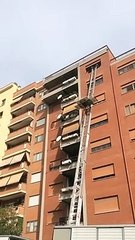 Traslochi con ascensore Amgrelo-Trasporto mobili internazionali Italia