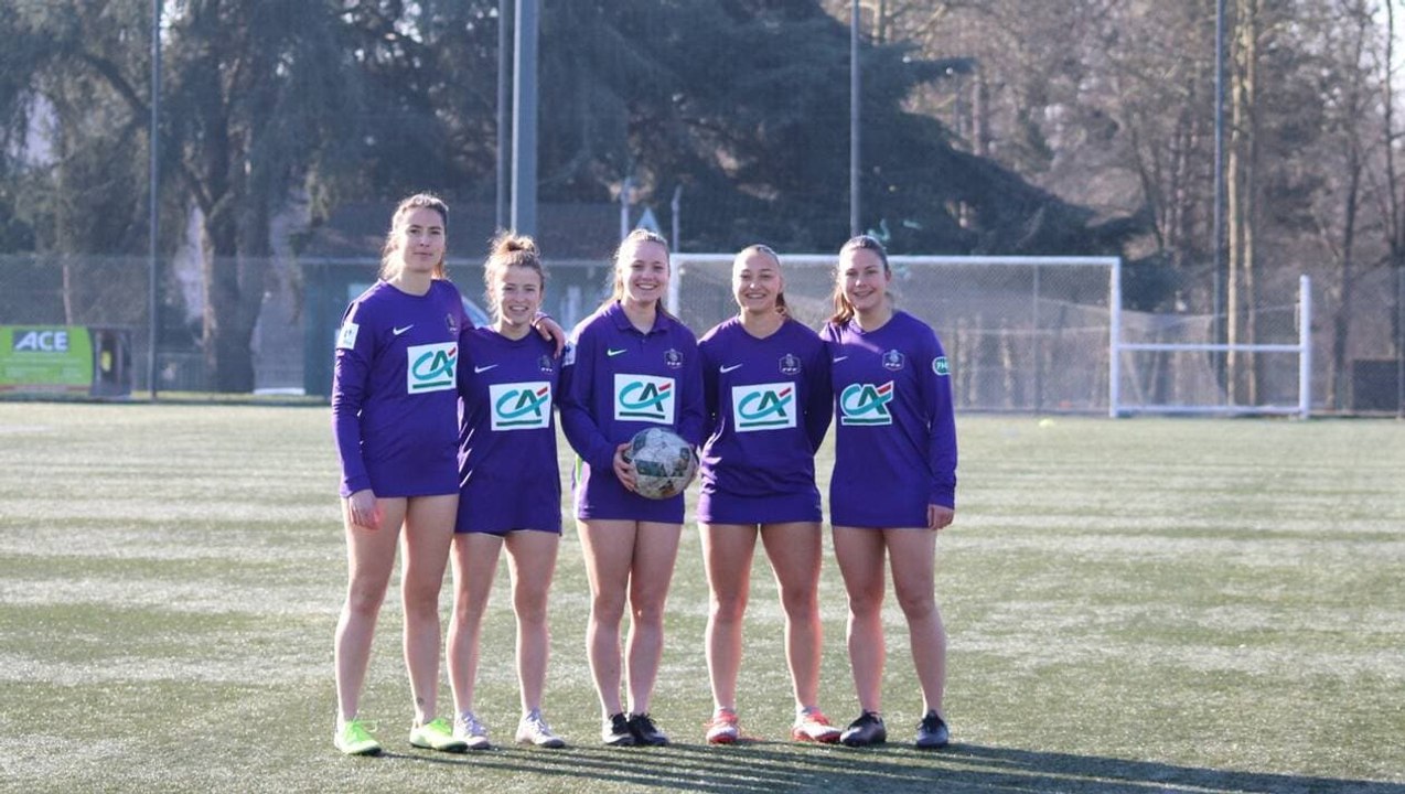 Rennes : privées de short, les footballeuses jouent "sans" !