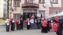 DİYARBAKIR - Evlat nöbeti tutan annelerden 8 Mart Dünya Kadınlar Günü'nde HDP ve PKK'ya tepki