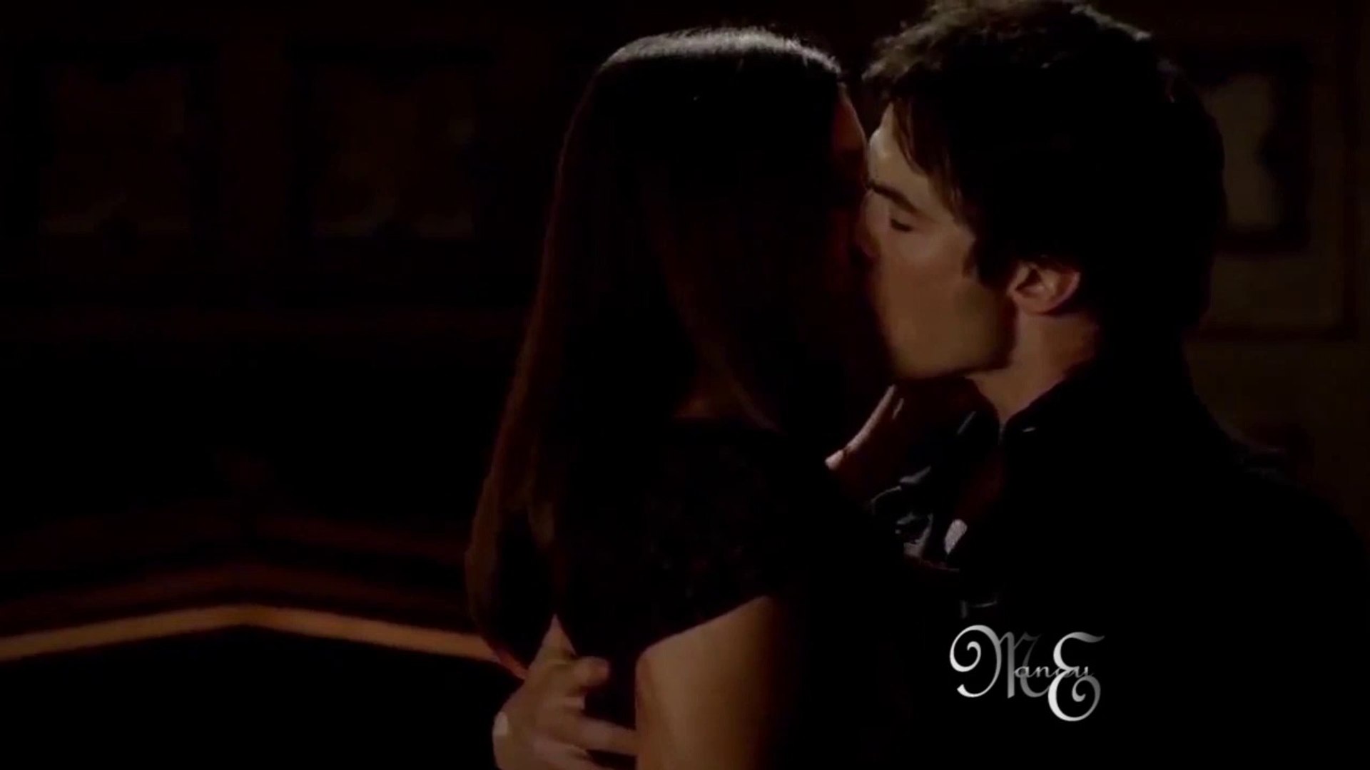 Elena And Damon Season 4 Kiss