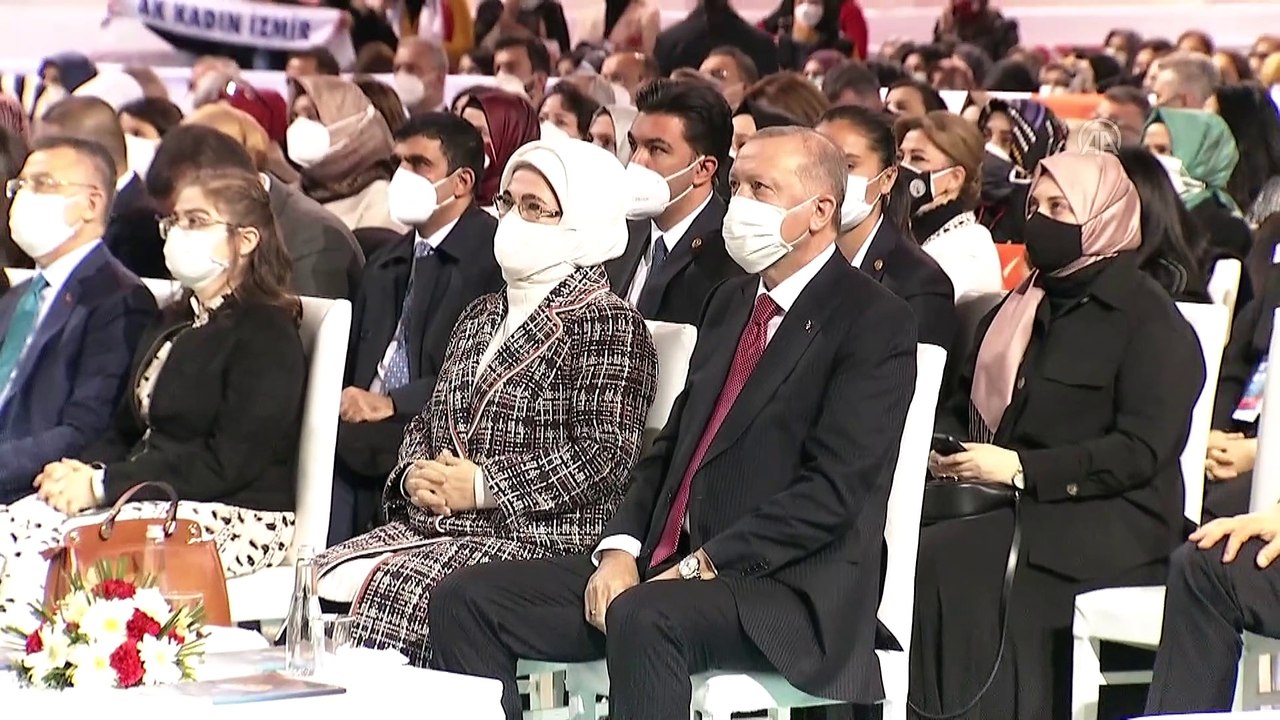 ANKARA - AK Parti Kadın Kolları 6. Olağan Kongresi - AK Parti Kadın Kolları Başkanı Çam (3)