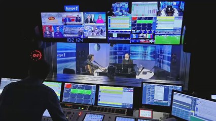 "Le train du soir" : le chanteur Raphaël raconte comment est né son duo avec Pomme