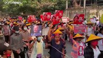 Myanmar: sciopero generale, la protesta continua. Ancora due vittime negli scontri con la polizia