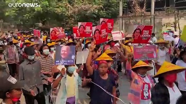 Myanmar: sciopero generale, la protesta continua. Ancora due vittime negli scontri con la polizia