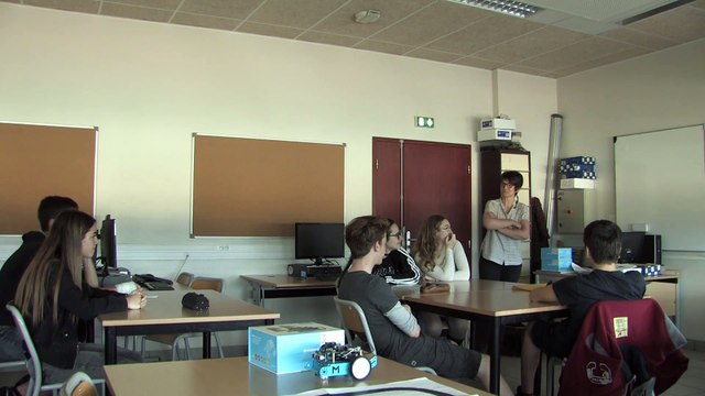 Chariot filoguidé et transport de marchandises