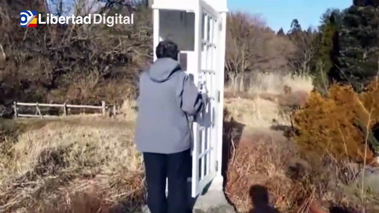 Una cabina telefónica ayuda a mantener vivo el recuerdo de las víctimas del tsunami de Japón de 2011