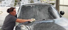 Barlak; oto yıkamada araçlara seramik yapıyor, pasta cila atıyor