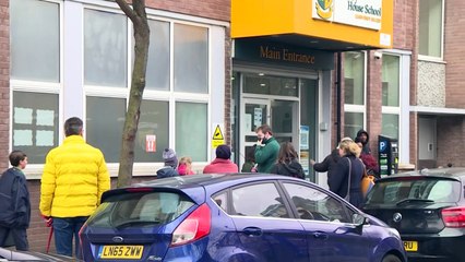 Alunos voltam às escolas