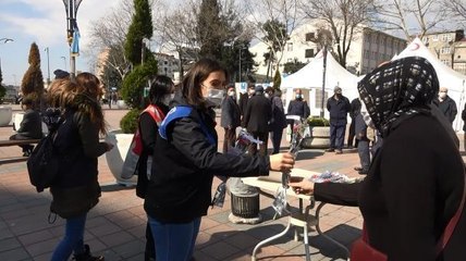 Son dakika haberleri... SULTANGAZİ'DE KADIN POLİSLER KARANFİL VE KADES BROŞÜRÜ DAĞITTI