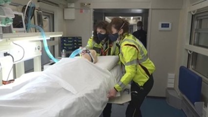 Un tren de Cuidados Intensivos, la última apuesta de Italia contra el virus