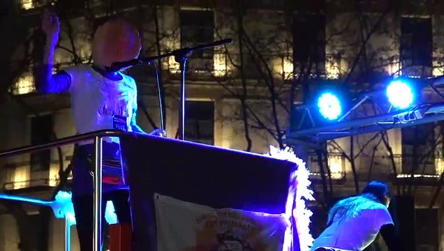 Acaba la manifestació pel 8-M a Barcelona amb un toc musical