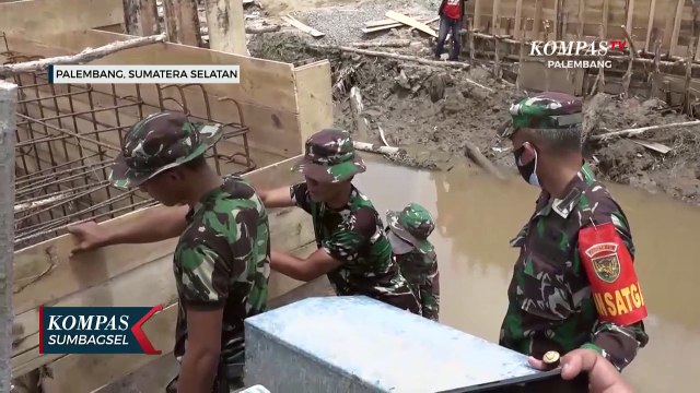 Duet Warga Dan Satgas TMMD Bangun Jalan Dan Jembatan