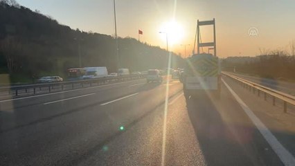 Sokağa çıkma kısıtlaması öncesinde trafik yoğunluğu yaşandı  kısıtlama,trafik yoğunluğu,