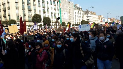 Le cortège est parti de la place de la République à Rennes.