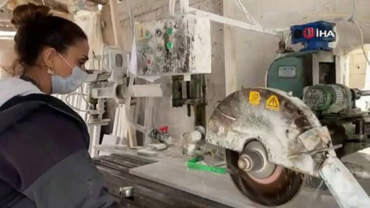 Ekmeğini taştan çıkaran kadın mermerciyi görenler şaşırıyor