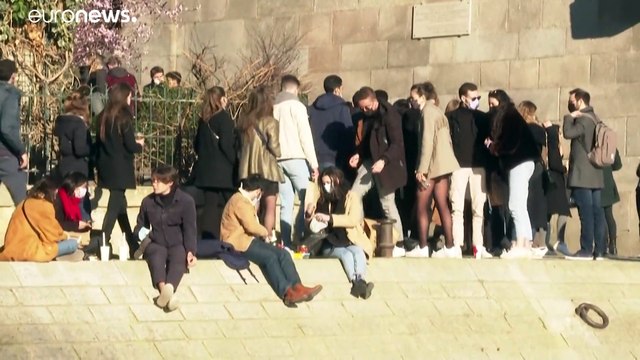 الشرطة الفرنسية تُخلي ضفاف نهر السين من الناس دون علم رئيسة بلدية باريس