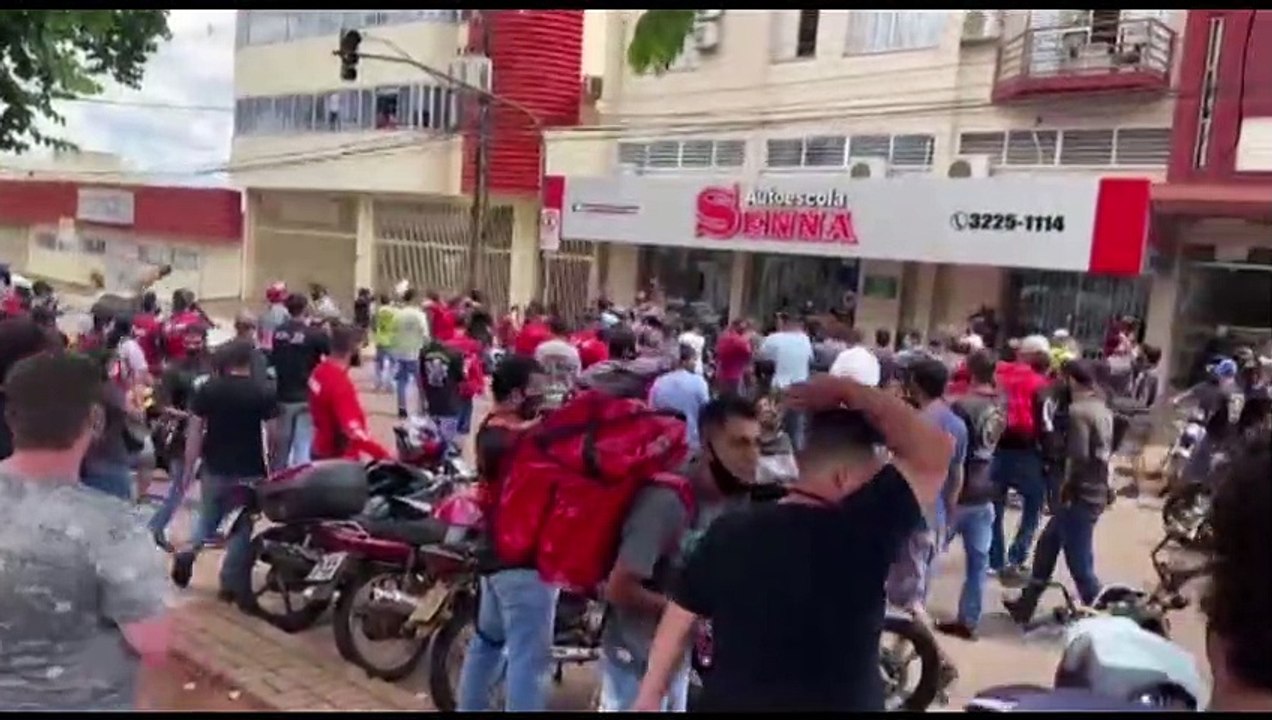 "Eles não são homens de fazerem sozinhos, são marginais, só fazem em grupo", afirma empresário ao registrar boletim de ocorrência