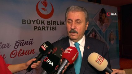 Descargar video: - BBP Genel Başkanı Destici’den İmamoğlu’na Kadınlar Günü tepkisi-Başkan Destici: “İstanbul Büyükşehir Belediye Başkanı’nın Pervin Buldan’ı paylaşması akla ziyan bir şeydir”