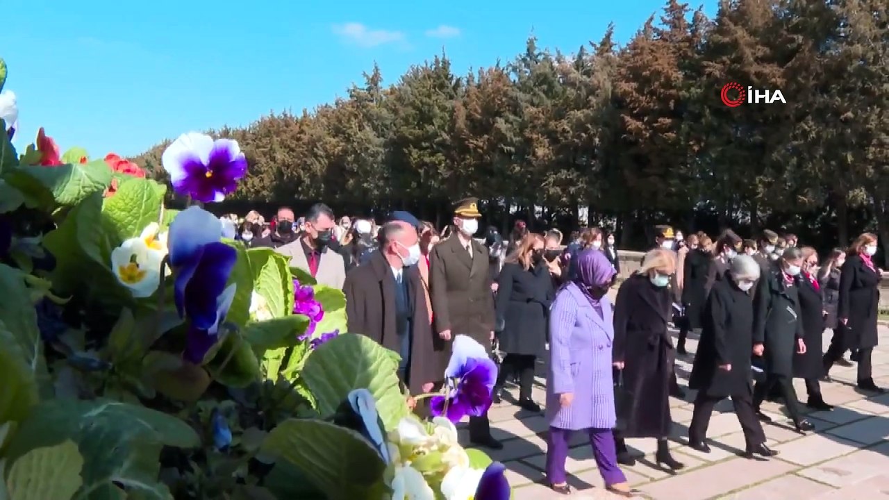 - Şule Akar ve beraberindeki heyet, 8 Mart Dünya Kadınlar Günü dolayısıyla Anıtkabir’i ziyaret etti