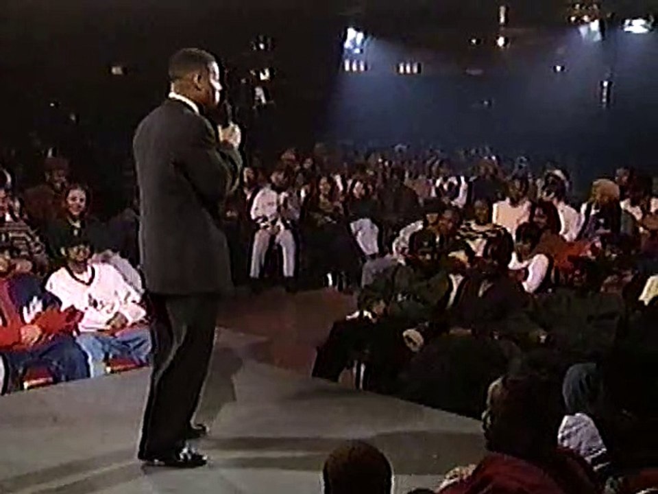 DL Hughley on Def Comedy Jam (stand up comedy)