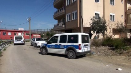 ANTALYA - Eşini ve oğlunu bıçakla yaralayan şüpheli polise teslim oldu