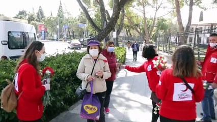 MUĞLA - Türk Kızılay gönüllüleri huzurevi sakinlerine moral konseri verdi