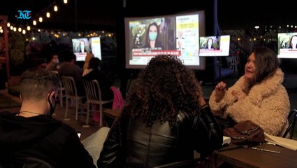 下载视频: Biden supporters in Oakland, anxiously await for election results