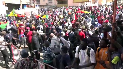 DAKAR - Senegal'de gözaltında tutulan muhalif lider Sonko serbest bırakıldı