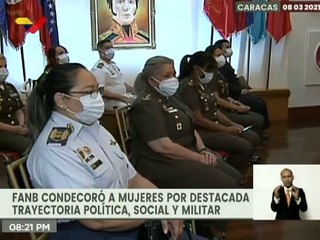 FANB condecora  a mujeres por destacada trayectoria política, social y militar