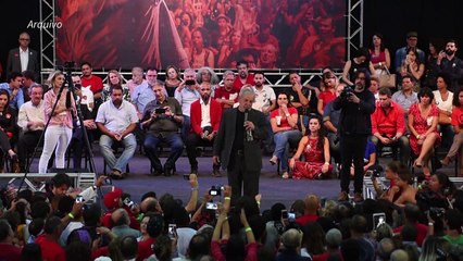 Brasileiros repercutem decisão de Fachin
