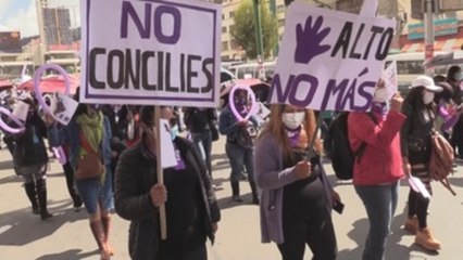 Miles de mujeres marchan contra patriarcado y femicidio en Ecuador y Bolivia