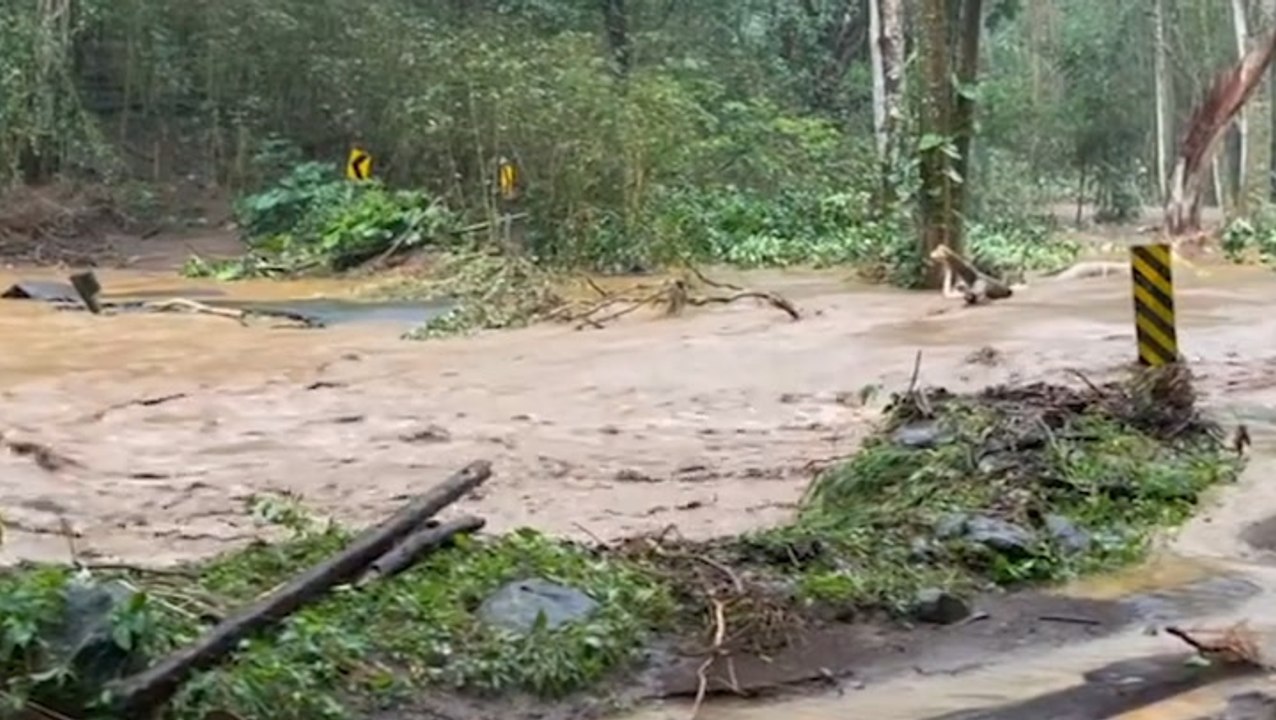 Severe flooding innundates Haiku