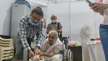 Old Lady Celebrates Her Centennial Birthday At Corona Vaccine Center In Mumbai