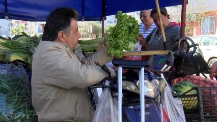 ANTALYA Yürüme engelli 'şekerci amca', motosikletiyle sebze meyve satıyor