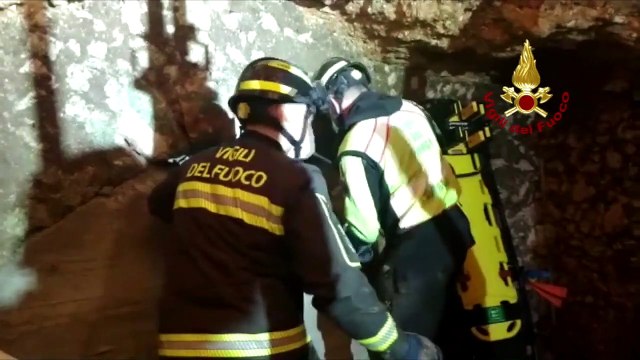 Crolla una palazzina a San Pio delle Camere (L'Aquila): muoiono 2 operai sepolti sotto le macerie. Recuperati i corpi dai Vigili del fuoco