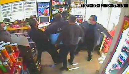 Marketteki alacak verecek kavgasında yumruklar konuştu