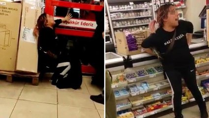 Yüzsüzlüğün bu kadarı! Marketten hırsızlık yapan kadınlar, yakalanınca ortalığı birbirine kattı