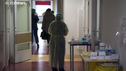 "Situação é extremamente grave, por isso decidimos fechar o país"