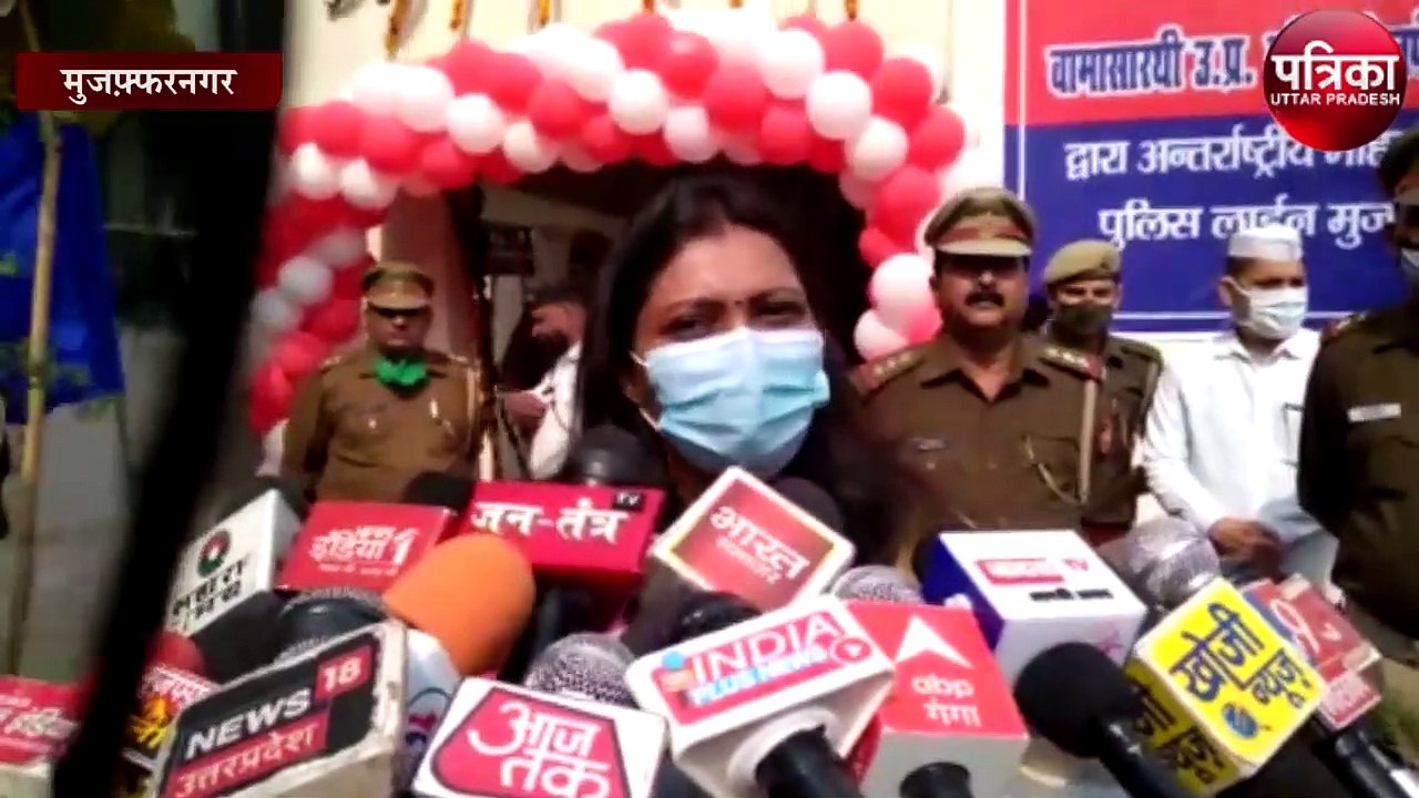 महिला दिवस पर जिलाधिकारी सेल्वा कुमारी जे ने महिला थाने में किया आदर्श महिला बैरक का उद्घाटन