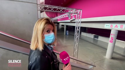 Au Zénith de Saint Etienne, la salle est plongée dans le noir depuis un an.