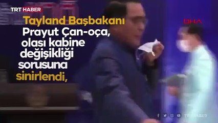 Soruya sinirlendi, gazetecilere dezenfektan sıktı