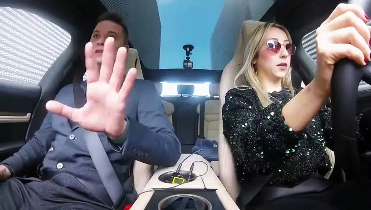 Trafikteki cinsiyet ayrımcılığına dikkat çekmek için Porsche satış temsilcisine muhteşem bir şaka yapan Türkiye’nin en genç kadın ralli şampiyonu Burcu Burkut Erenkul