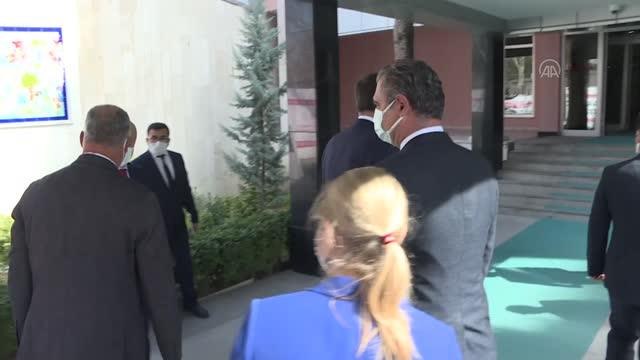 Milli Eğitim Bakanı Selçuk, KKTC'li mevkidaşı Amcaoğlu ile görüştü