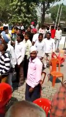 चुनाव के दौरान फायरिंग से मची भगदड़