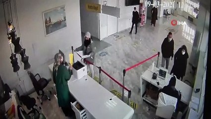 Hastanede sağlık çalışanına saldırı anı güvenlik kamerasında