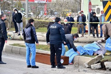 Kazaya karışan sürücü, yol kenarında pompalı tüfekle kafasına sıkarak intihar etti