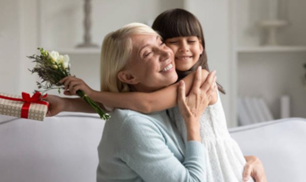 Las personas completamente vacunadas pueden reunirse de manera segura con las personas no