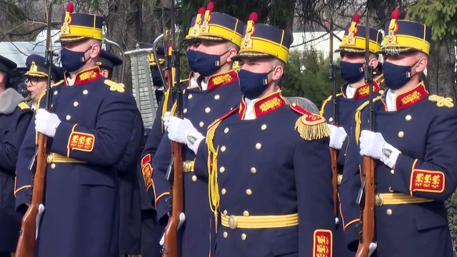 BÜKREŞ - Milli Savunma Bakanı Akar, Bükreş Türk Şehitliği'ni ziyaret etti